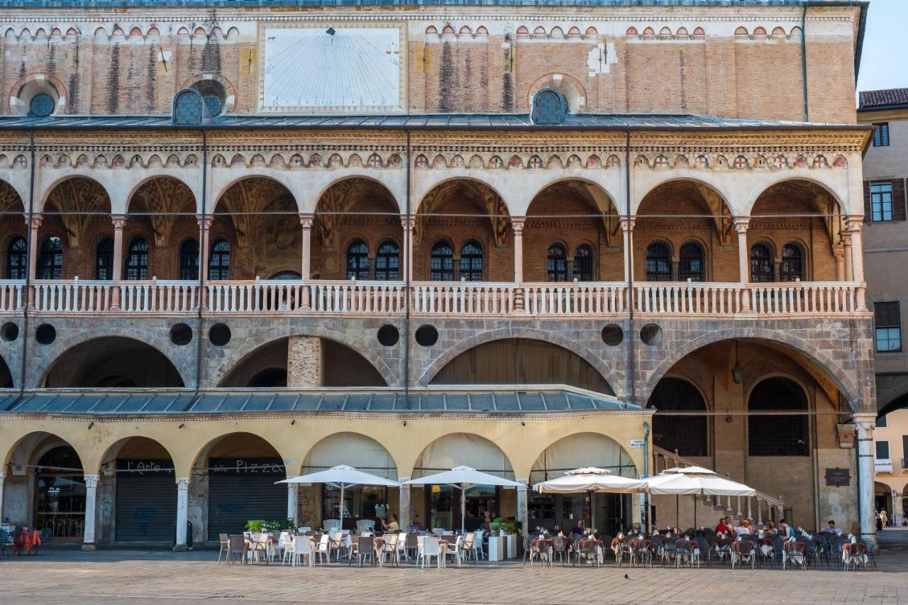 Piazza Delle Erbe Central Apartment Padova Luaran gambar