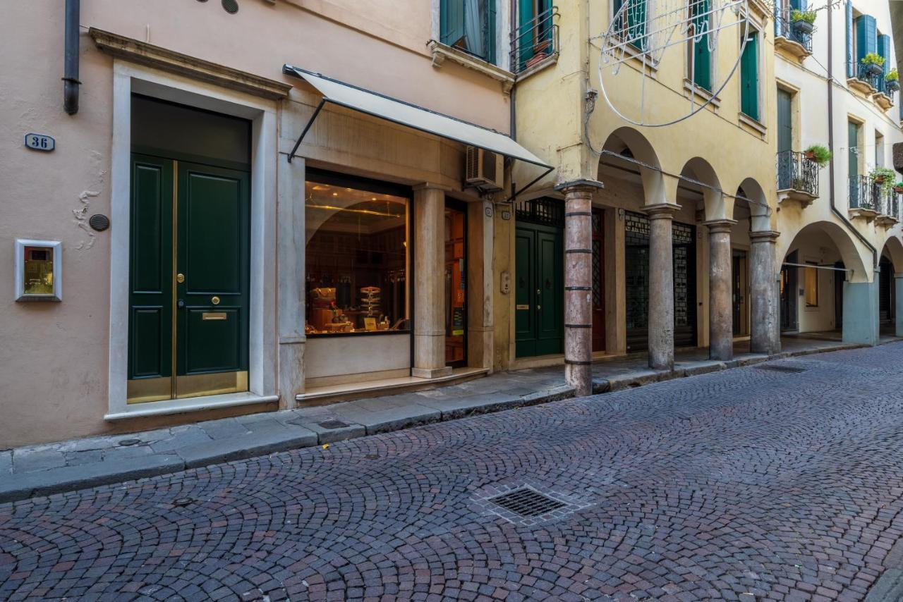 Piazza Delle Erbe Central Apartment Padova Luaran gambar