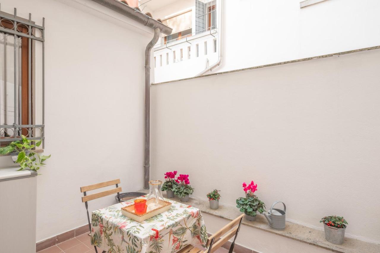 Piazza Delle Erbe Central Apartment Padova Luaran gambar