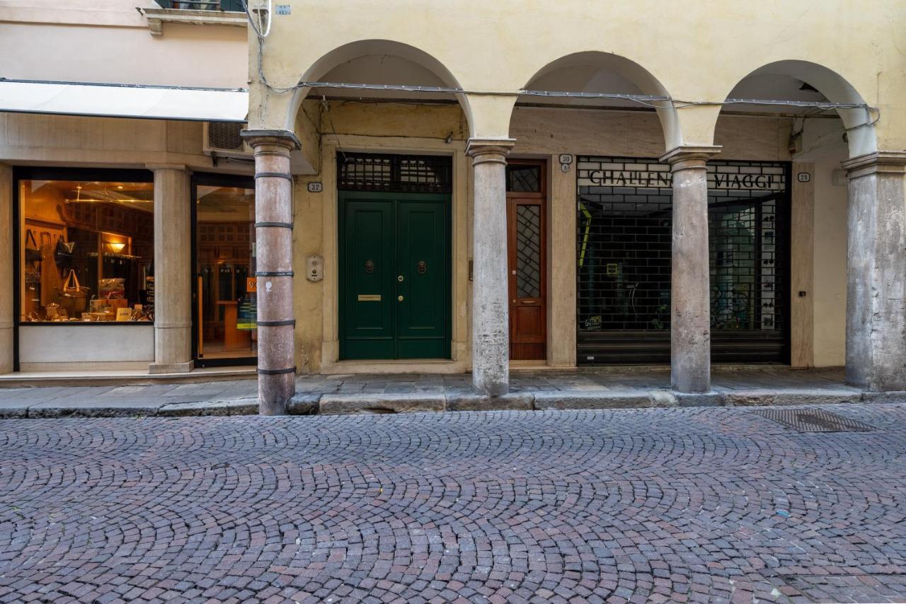 Piazza Delle Erbe Central Apartment Padova Luaran gambar